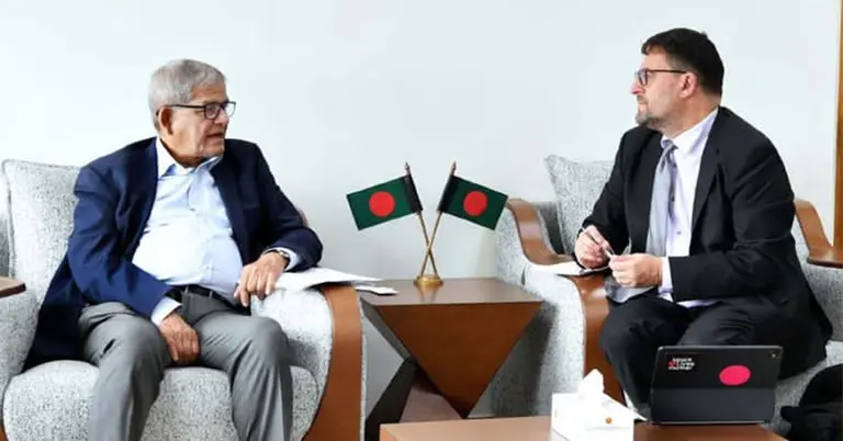 মির্জা ফখরুল ইসলাম আলমগীরের সঙ্গে জ্যঁ পেম